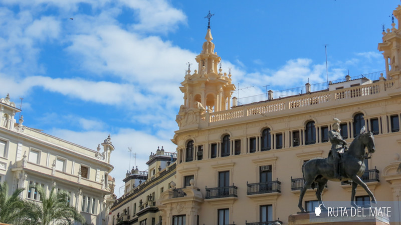 The 19th century buildings and the equestrian statue of Gonzalo Fernández de Córdoba in the Tendillas square