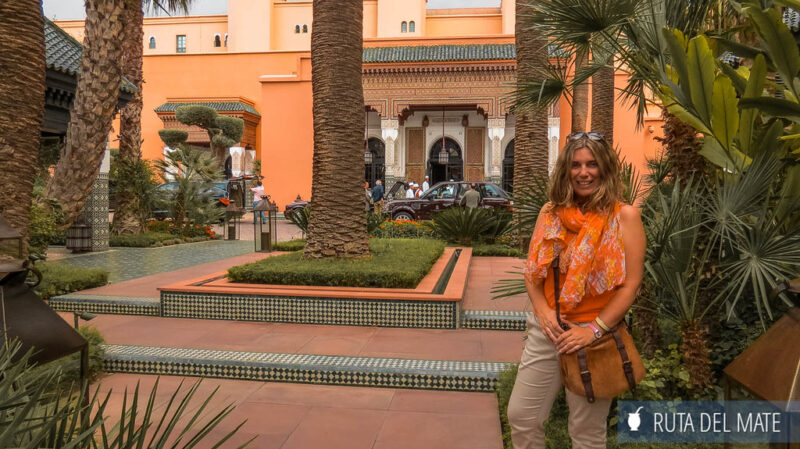 Flor en el interior del hotel Mamounia en Marrakech