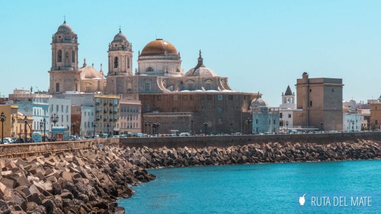 12 best Things to Do in CADIZ in 2 days, the Spanish Malecon