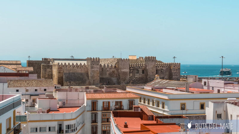 Vista del castillo Guzmán el Bueno en Tarifa