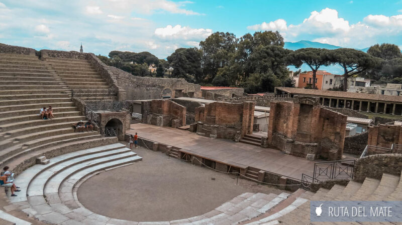 Visitar Pompeya, anfiteatro