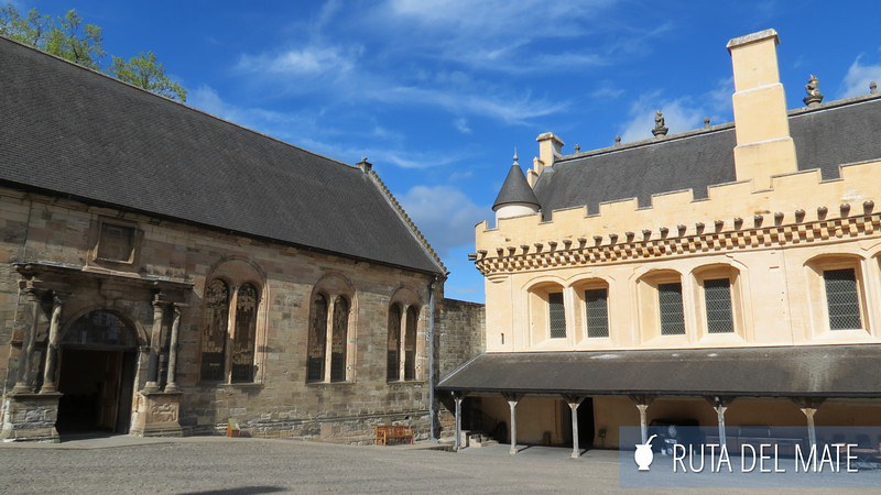 Exterior del gran Salon en el castillo de Stirling, con su tono amarillento