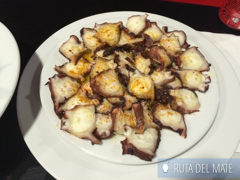 Porción de pulpo que comimos en el restaurante del albergue O Aguncheiro