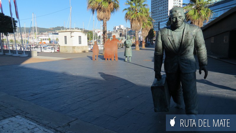 La escultura en homenaje a los emigrados desde el puerto de Vigo