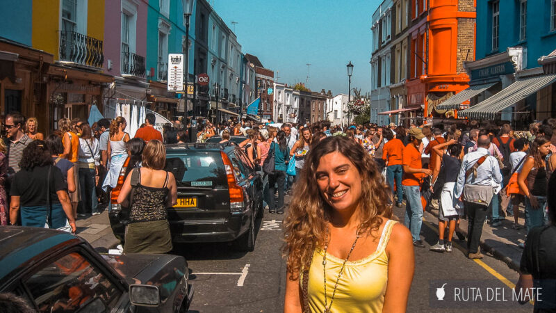 Flor por las calles de Notting Hill, recorriendo los mercados