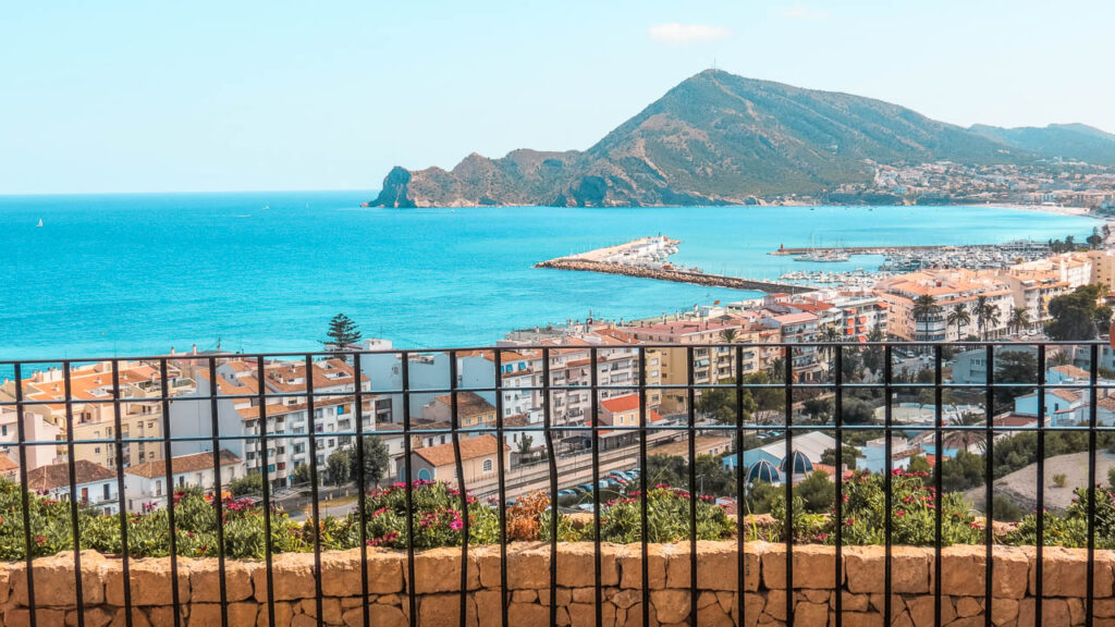 Vista desde lo alto de Altea al mar Mediterráneo