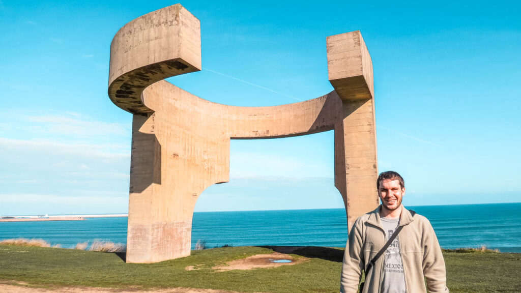 Elogio del Horizonte, uno de los monumentos más curiosos que ver en Gijon
