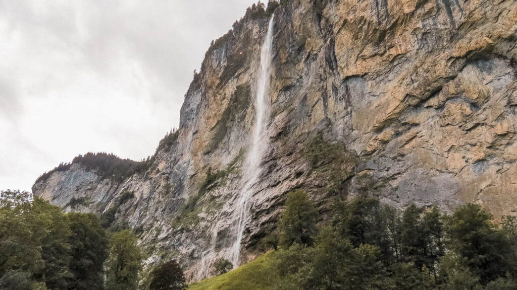 Cascada de agua en Grindelwald
