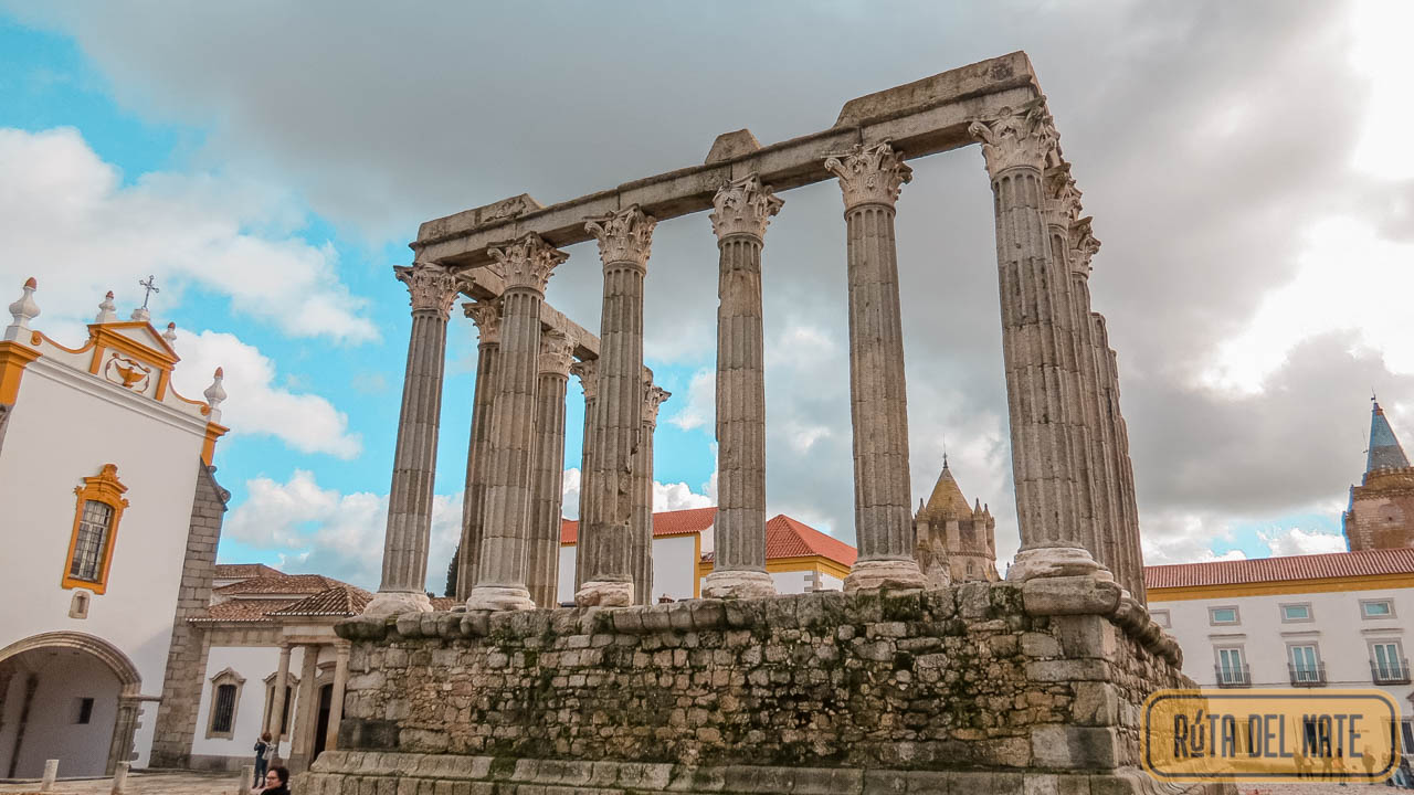 Templo Romano de Evora, uno de los sitios que ver en el Alentejo