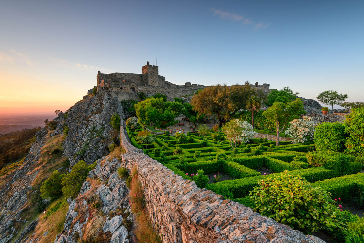 Castillo de Marvao al atardecer, uno de los sitios que ver en el Alentejo