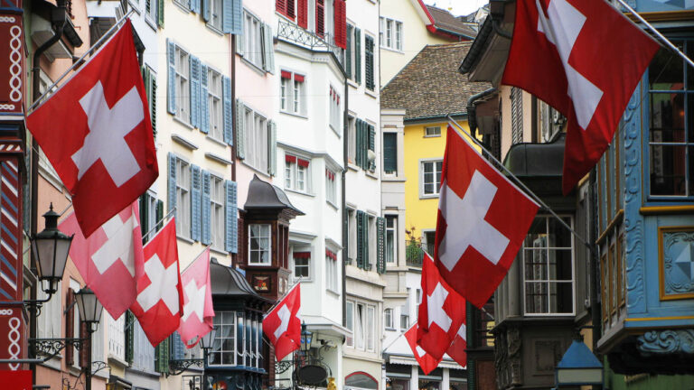 Mejor Seguro de Viaje a Suiza 2025: ¡Descuentos!