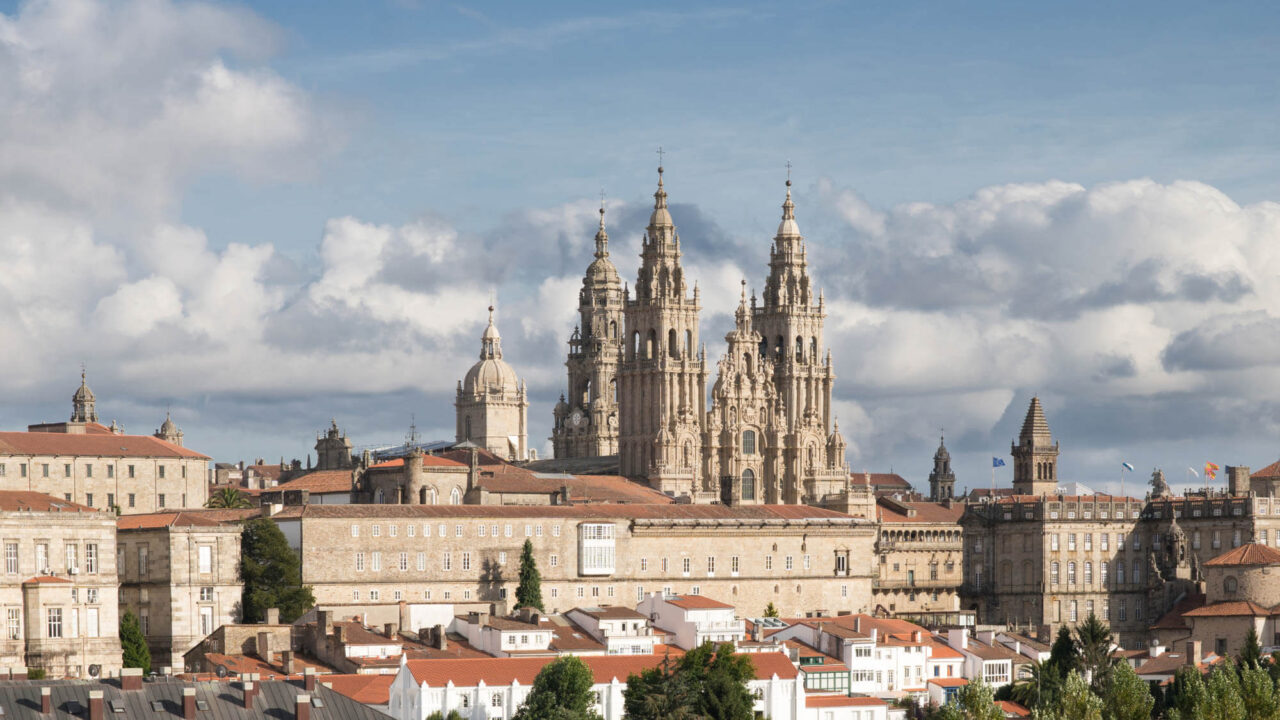 Imagen de la Catedral de Santiago de Compostela con sus torres