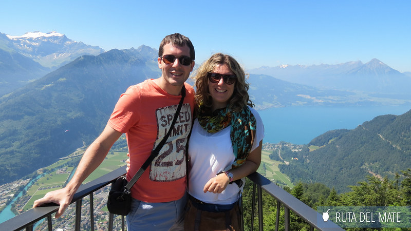 Juan y Flor desde el mirador Harderkulm en Interlaken