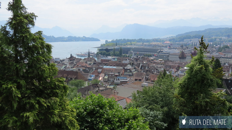 Vista desde la torre del Reloj al centro de Lucerna