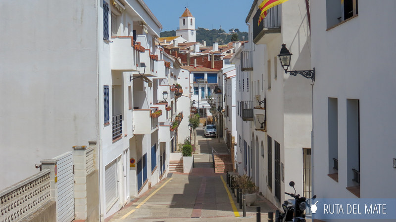 The Port Bo fishermen’s quarter with its whitewashed houses in Calella de Palafrugell