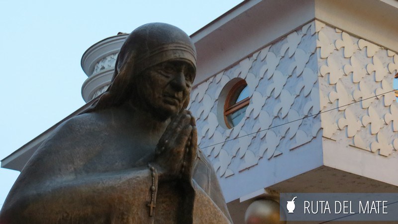 Entrada al museo de la Madre Teresa de Calcuta, son su imagen