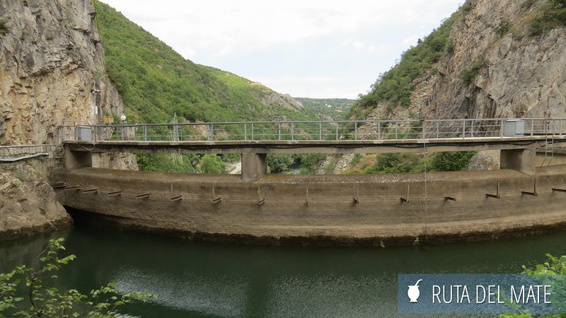 Represa sobre el cañón del Matka