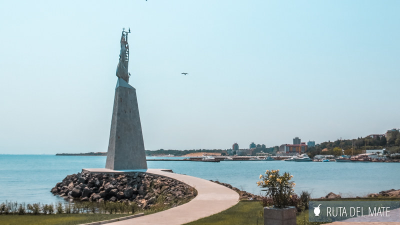 Estatua de San Nicolás
