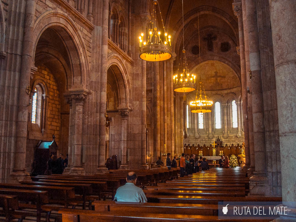 Interior de la Basílica de Santa María la Real de Covadonga
