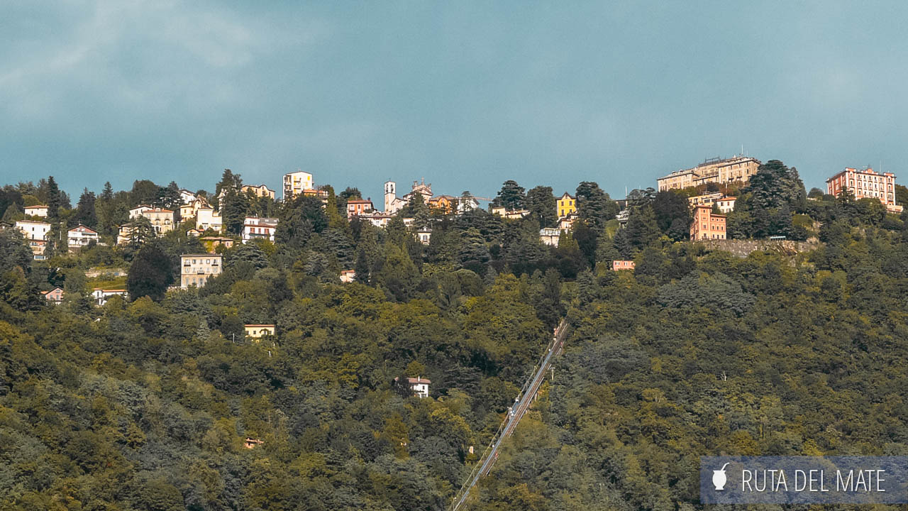 Subir en Funicular desde Como a Brunate