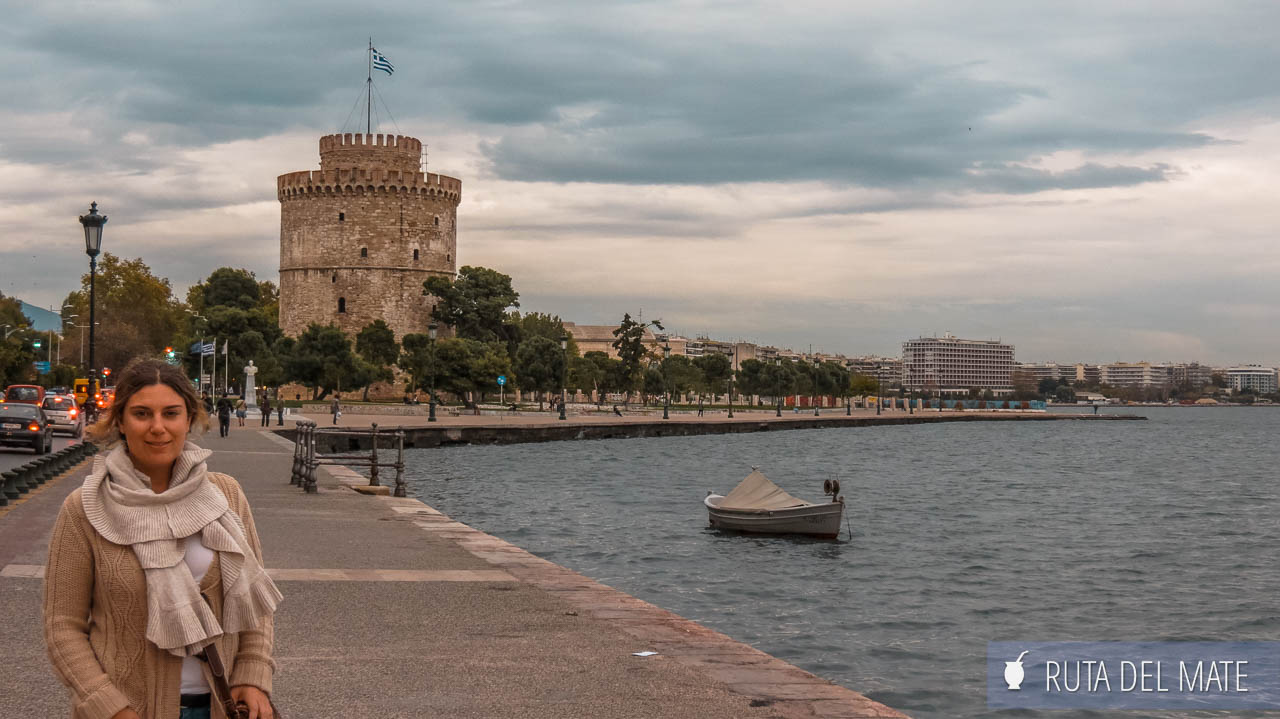 Flor on the promenade of Thessaloniki and behind the White Tower