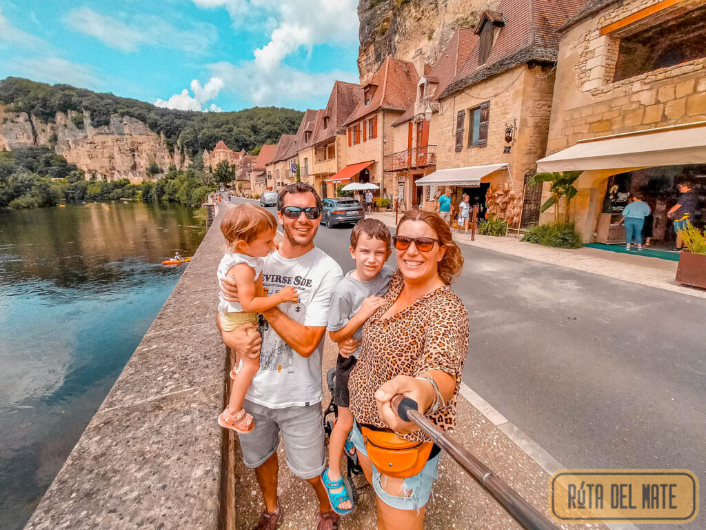 Flor, Juan and family in the village of Le Roc Gageac in France.