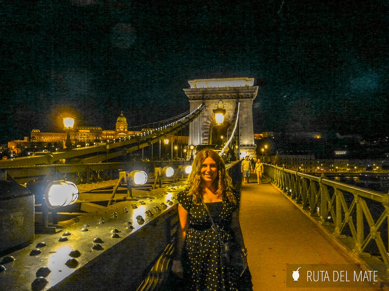 Puente de las Cadenas de Noche - Qué VER en BUDAPEST en 2 días